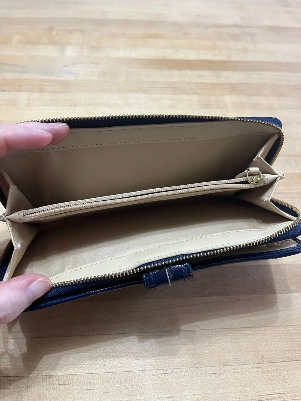 Coach Khaki Signature Wallet with Navy Trim - Picture 3 of 4